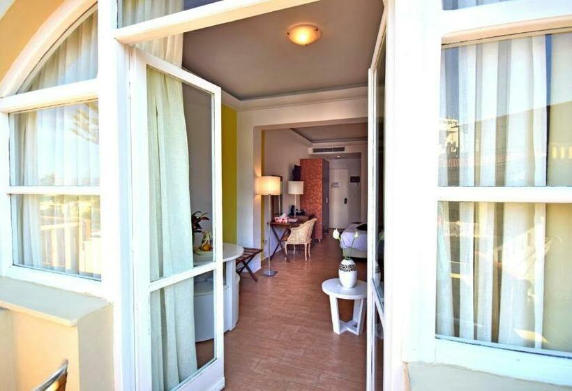 高级家庭房间, Kalyves Beach