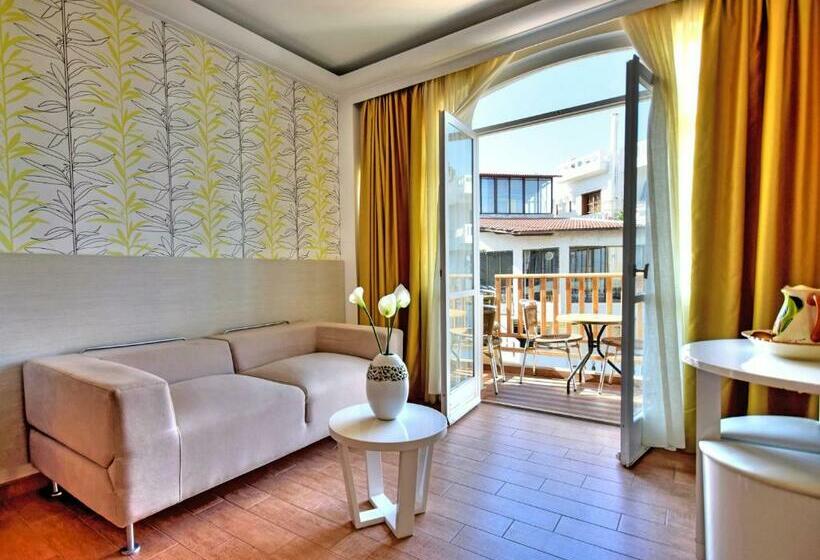 高级家庭房间, Kalyves Beach