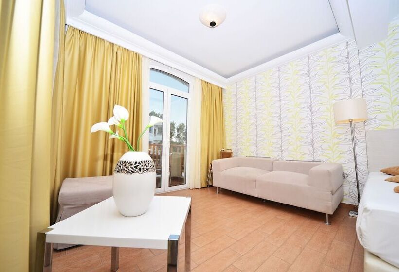 高级家庭房间, Kalyves Beach