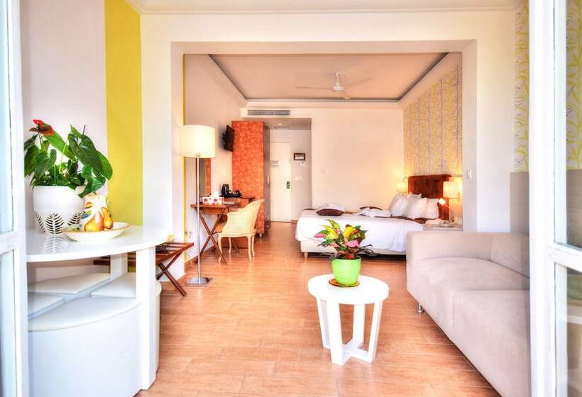 高级家庭房间, Kalyves Beach