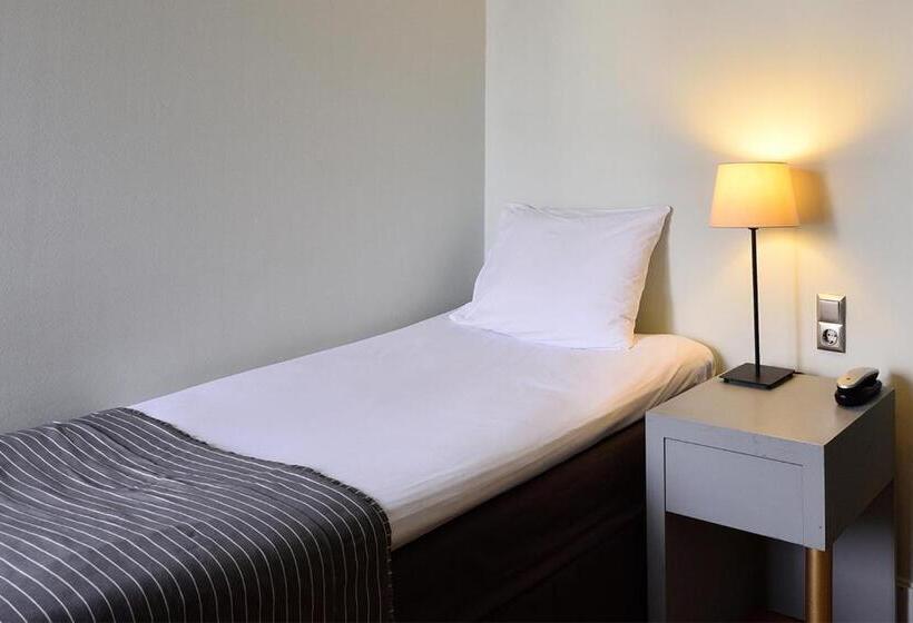 غرفة قياسية فردية, Le Palace