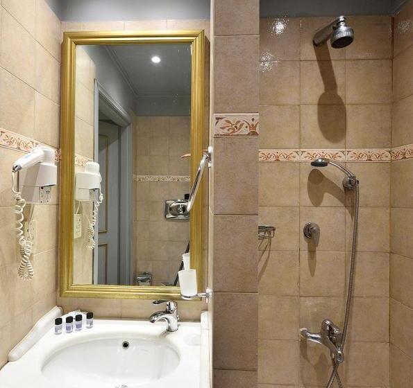 غرفة قياسية فردية, Le Palace