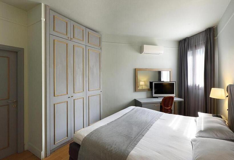 غرفة سوبيريور, Le Palace