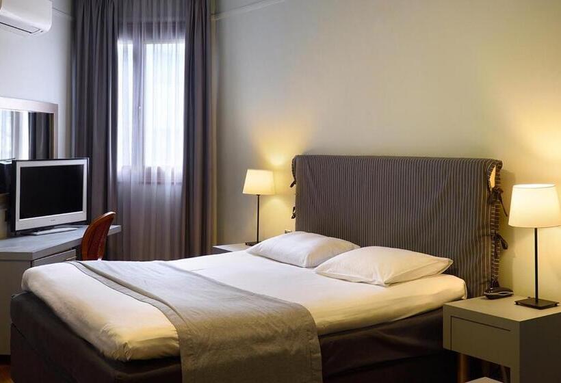 غرفة سوبيريور, Le Palace