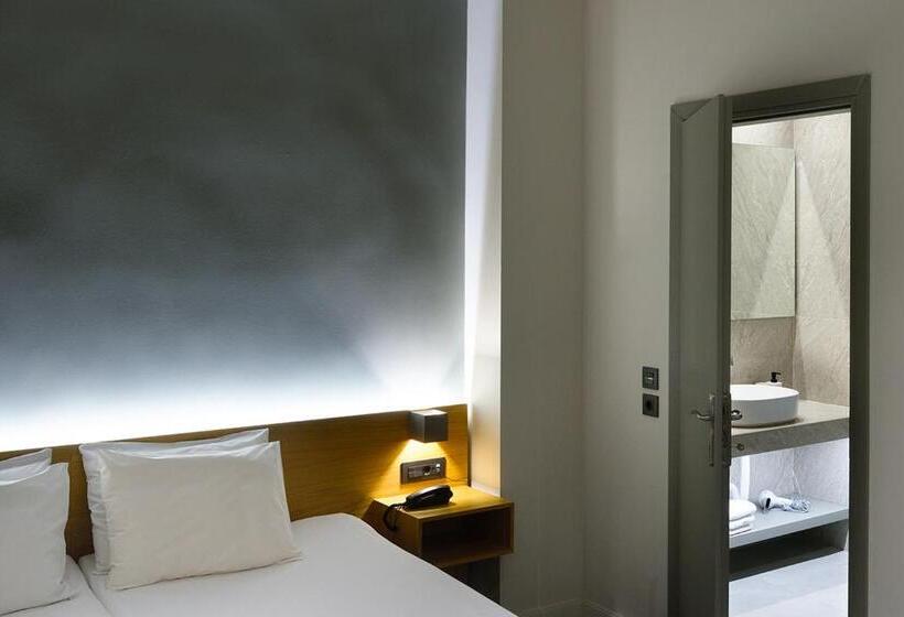 غرفة عائلية, Le Palace