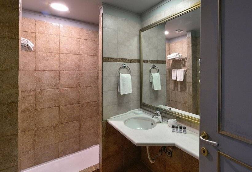 غرفة قياسية, Le Palace