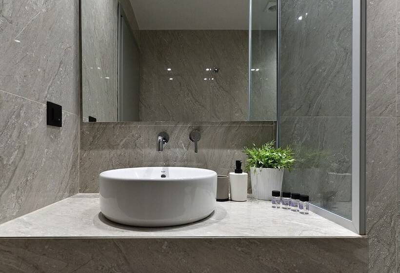 غرفة قياسية, Le Palace