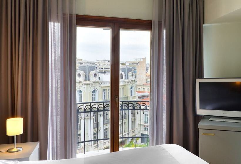 غرفة قياسية, Le Palace