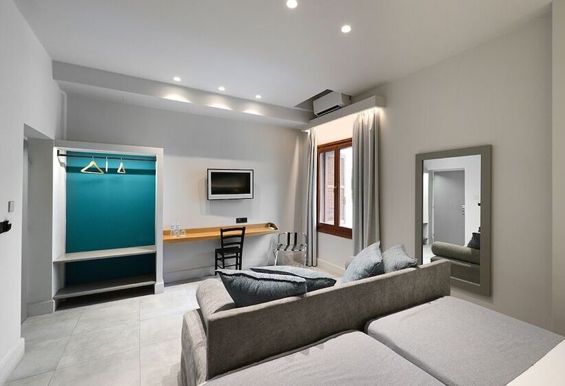 غرفة عائلية, Le Palace