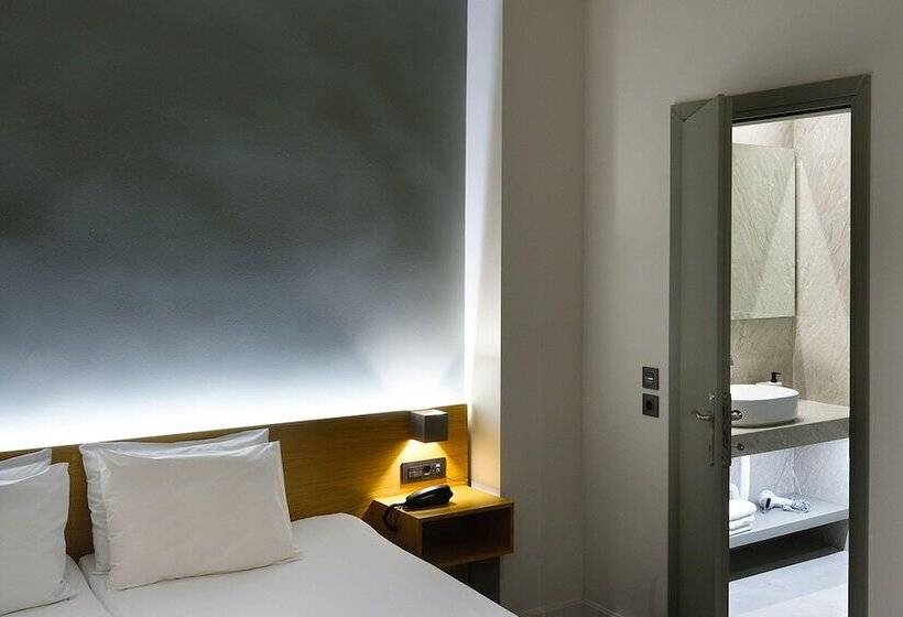 غرفة عائلية, Le Palace