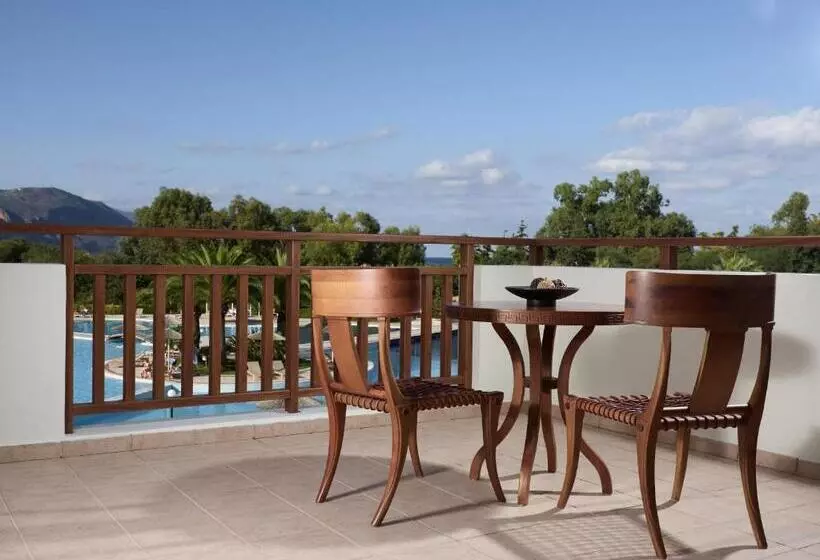 デラックススイート, Pilot Beach Resort