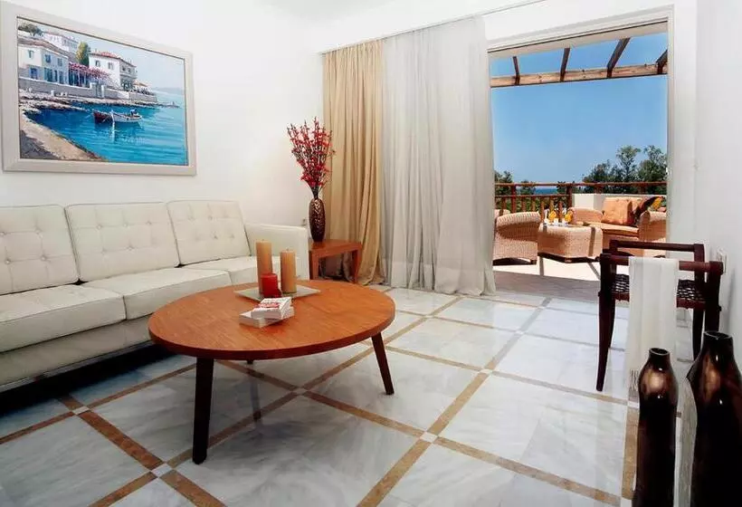 デラックススイート, Pilot Beach Resort
