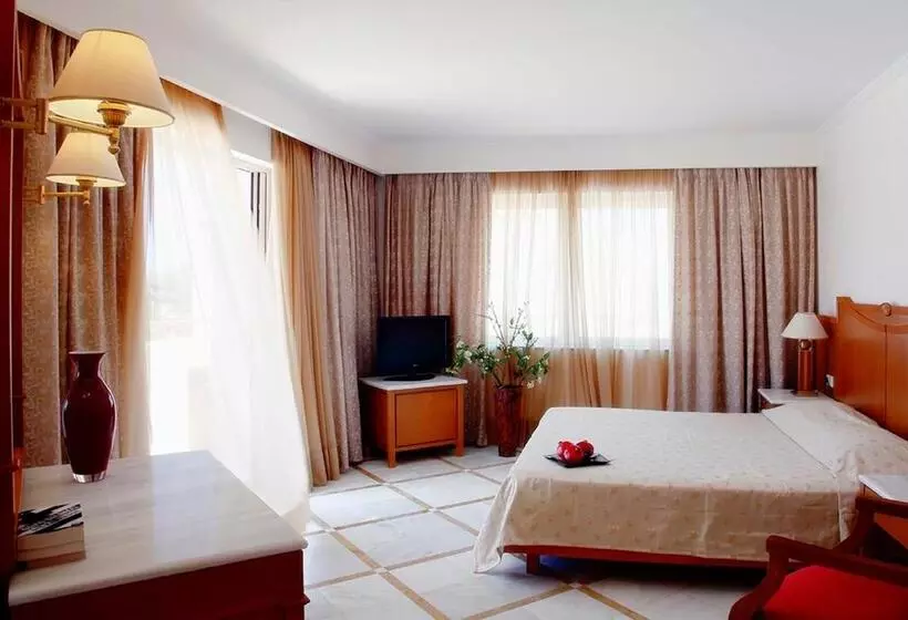 デラックススイート, Pilot Beach Resort