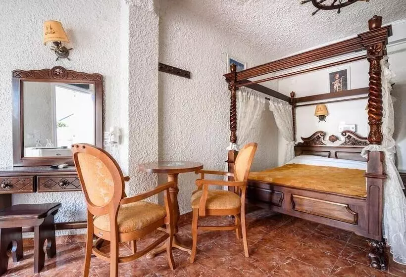 スタンダードトリプルルーム, Porto Perissa