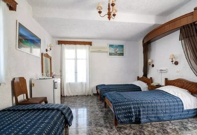 スタンダード４人部屋, Porto Perissa