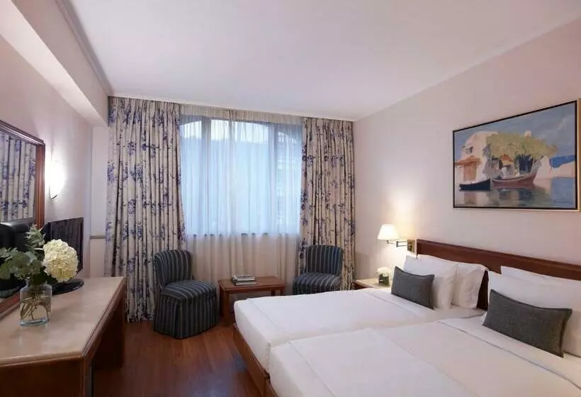 Standard-huone, Titania