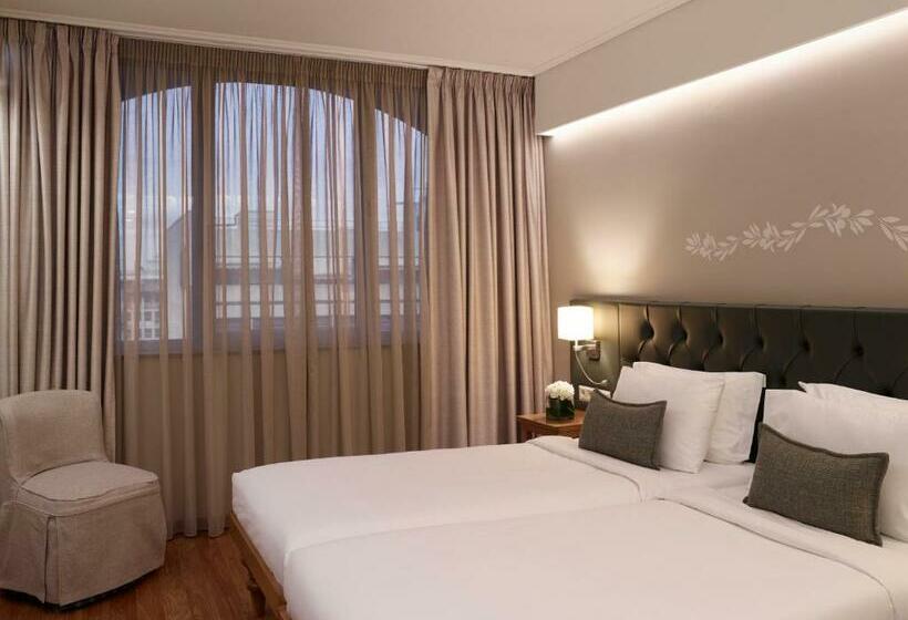 高级大房间, Titania