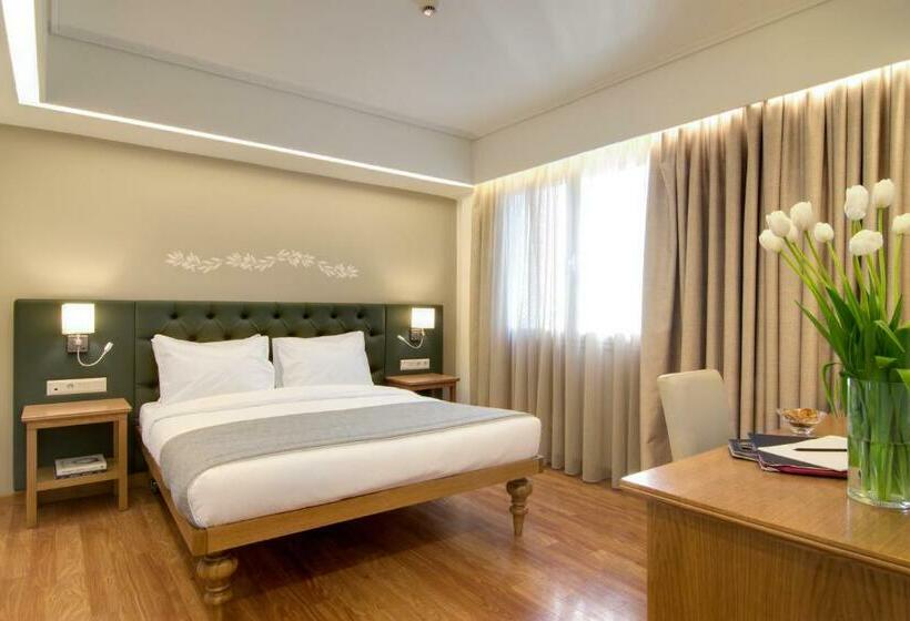 高级大房间, Titania