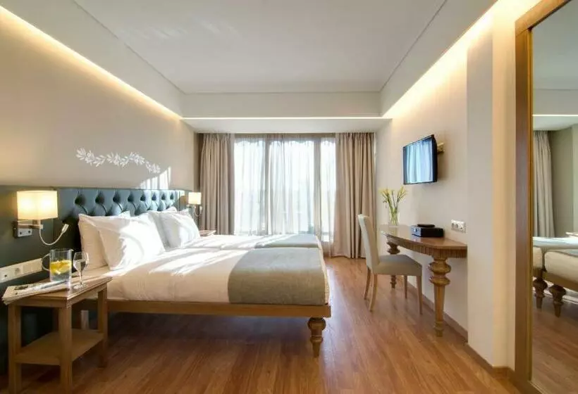 Executive-huone näköalalla, Titania