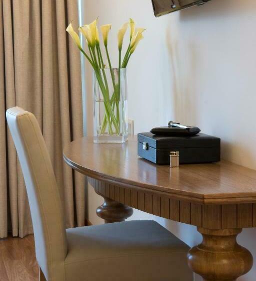 高级家庭房间, Titania