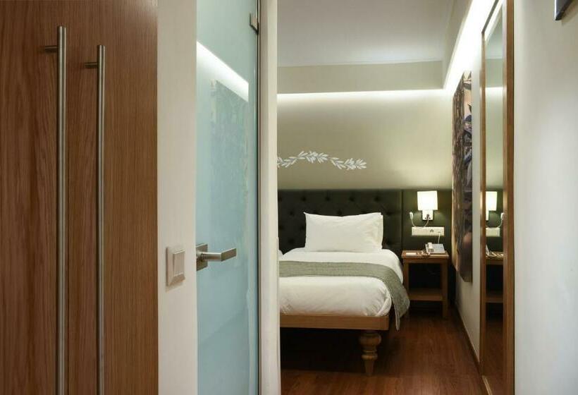 高级家庭房间, Titania