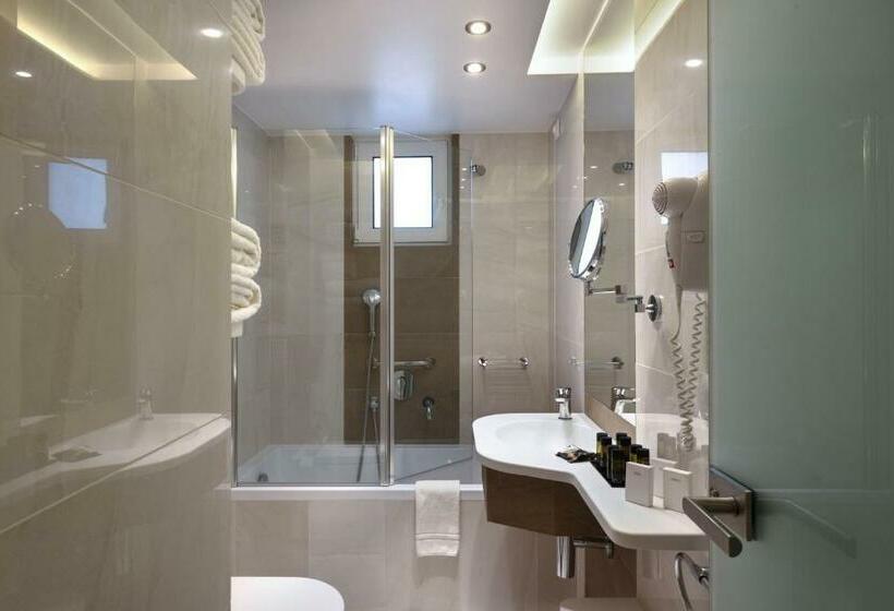 高级家庭房间, Titania