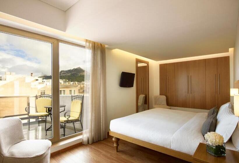 豪华三人间, Titania