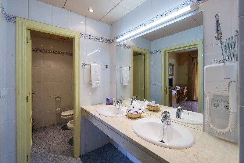 豪华房间, Titania