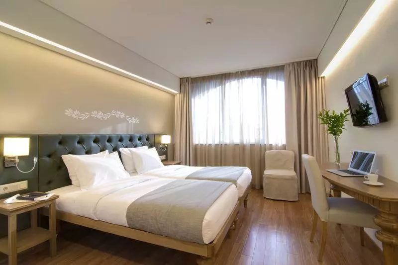 Superior-huone, Titania