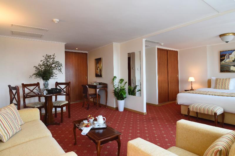 小型套房, Titania