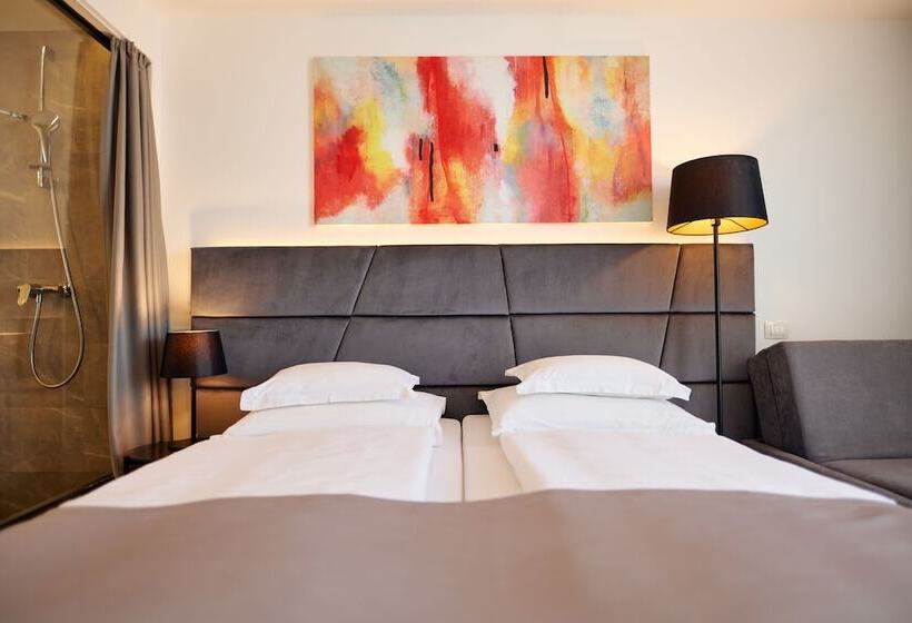 Семейный Номер, Paris