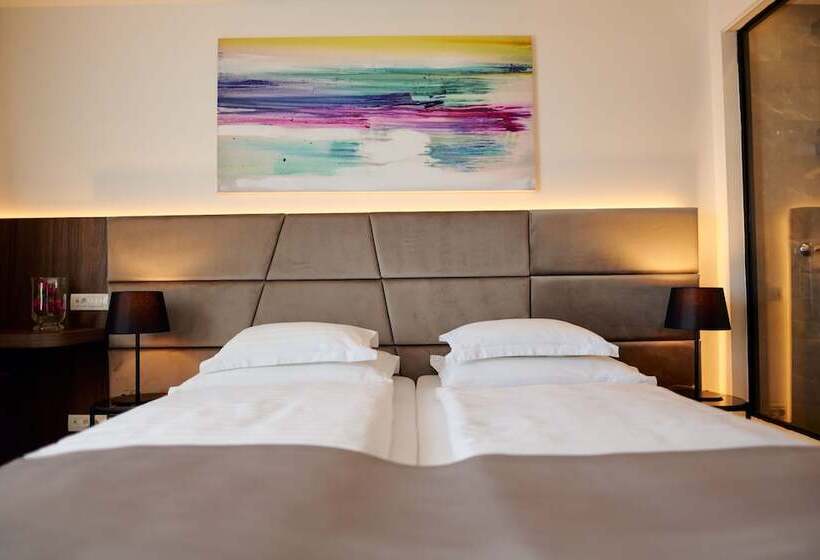 Семейный Номер, Paris