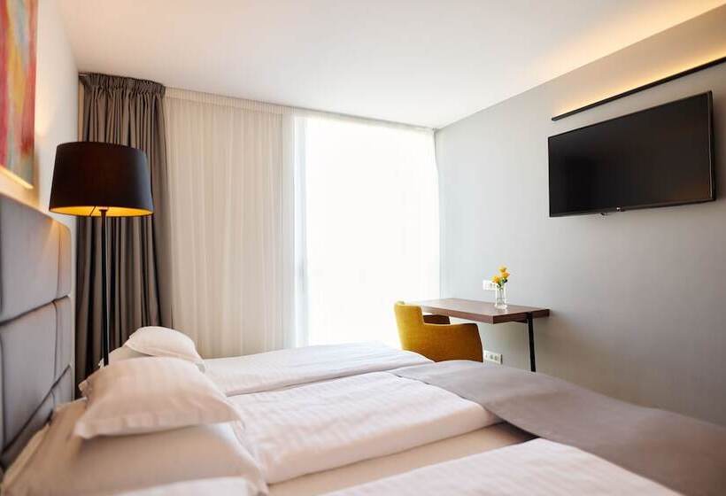 Семейный Номер, Paris