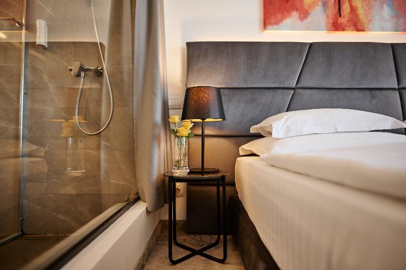 Номер Стандарт, Paris