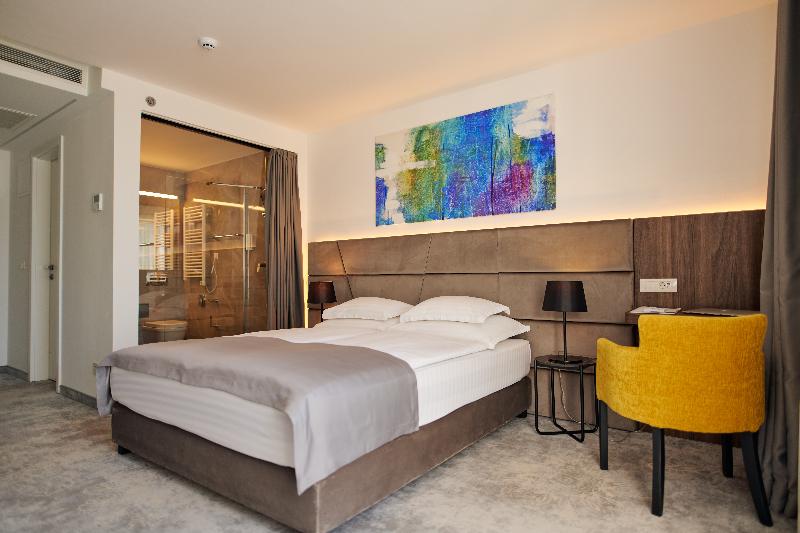 Номер Стандарт, Paris