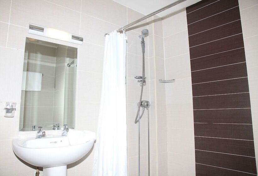 اتاق استاندارد سه نفره, Harding