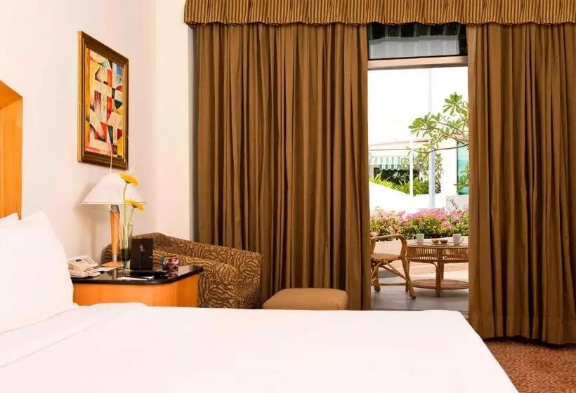 キングサイズベッドのデラックススイート, Le Royal Méridien Chennai