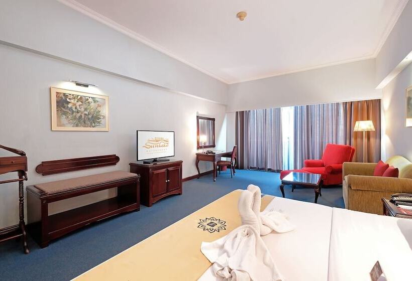 디럭스 룸, Sunlake Waterfront Resort & Convention