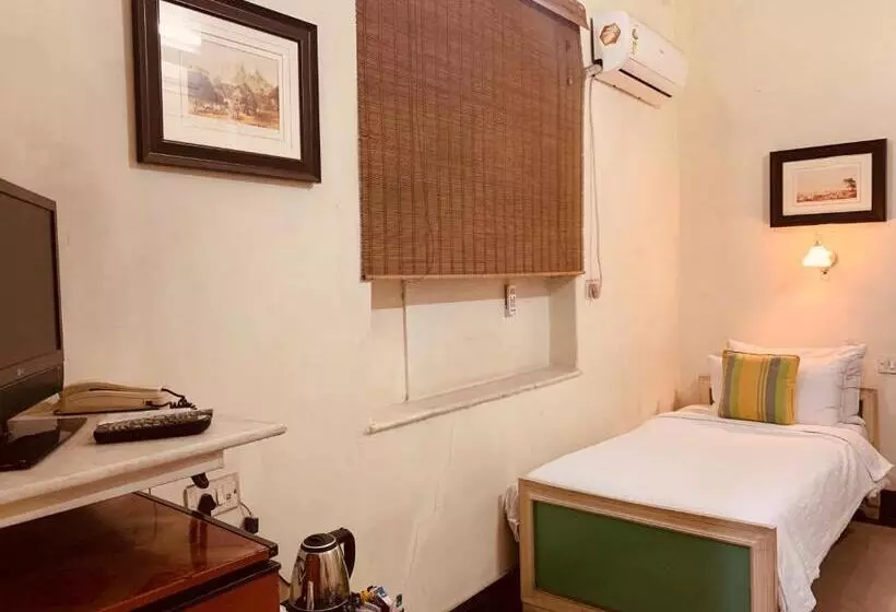スタンダードシングルルーム, The Elgin Fairlawn Kolkata