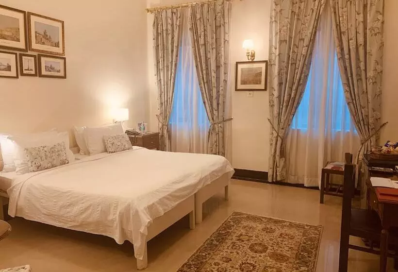 デラックスルーム, The Elgin Fairlawn Kolkata