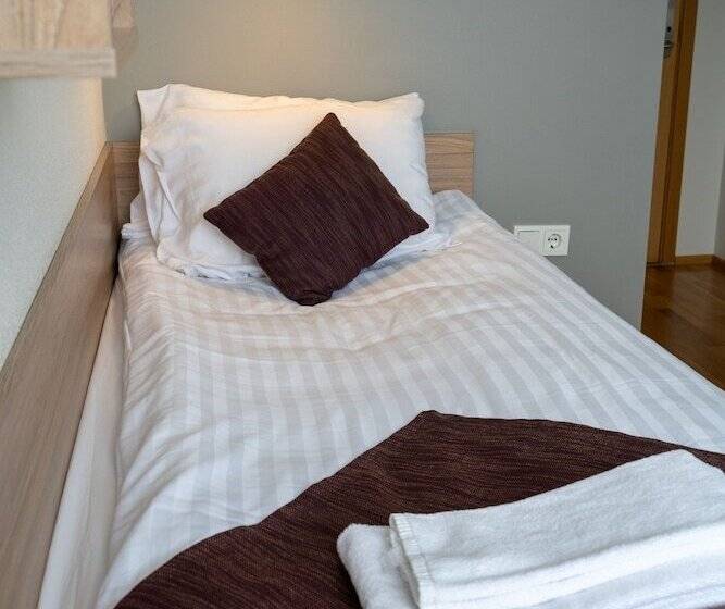 اتاق استاندارد یک نفره, Valaskjalf