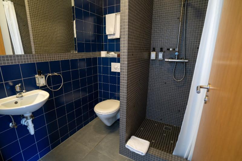 اتاق استاندارد سه نفره, Valaskjalf