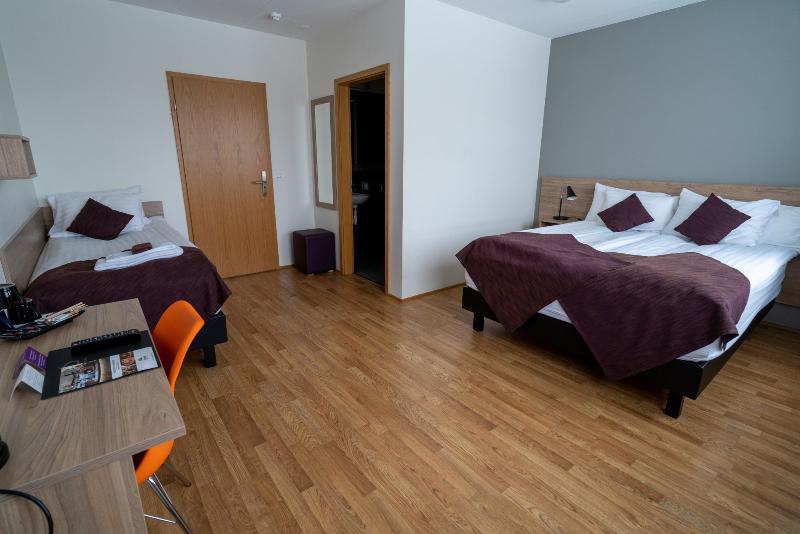 اتاق استاندارد سه نفره, Valaskjalf