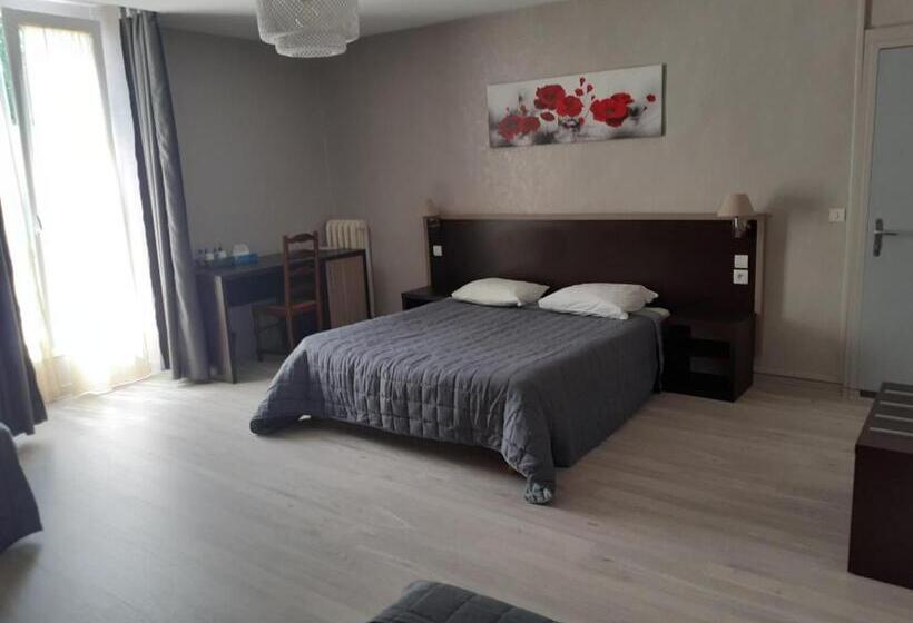 חדר משפחתי, Hôtel De France