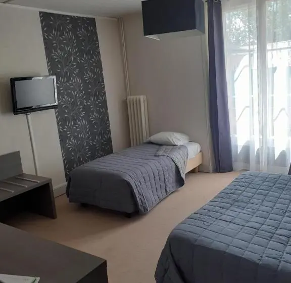 スタンダードトリプルルーム, Hôtel De France