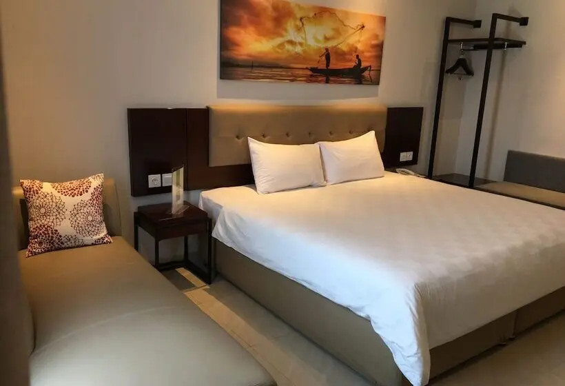 Deluxe Szoba, Primebiz Tegal