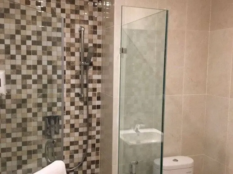 Superior Szoba, Primebiz Tegal