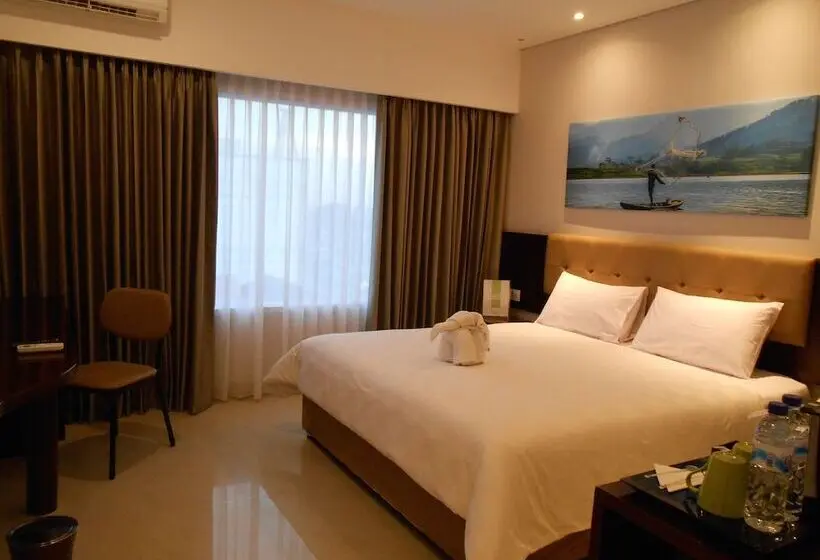 Superior Szoba, Primebiz Tegal