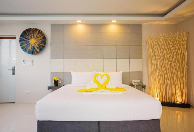 ロイヤルスイート, Sunset Beach Club