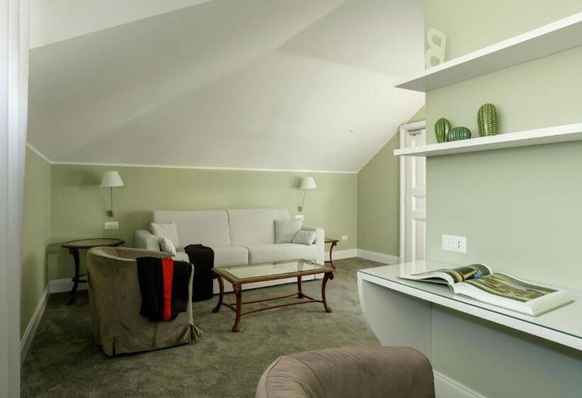 جناح, Camin Hotel Luino